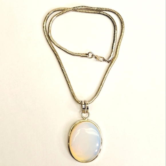 Beautiful Opalite Necklace - Picture 4 of 13